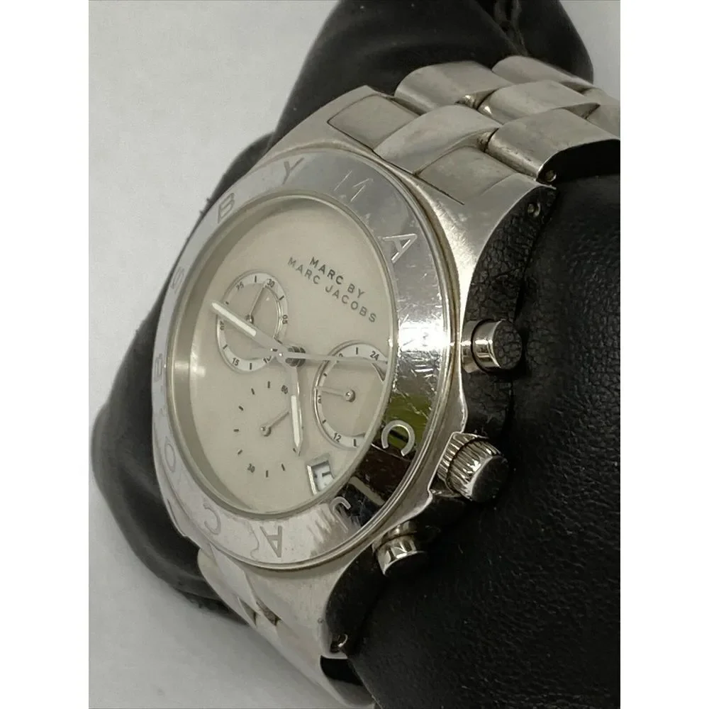 Marc Jacobs MBM8636 Women Silver Stainless Steel Analog Dial Quartz Watch GE587